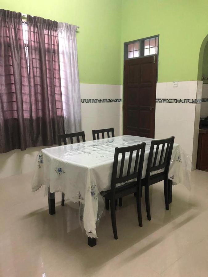 Afza Homestay Sura Free Unifi Kampong Sura Masjid Exterior photo
