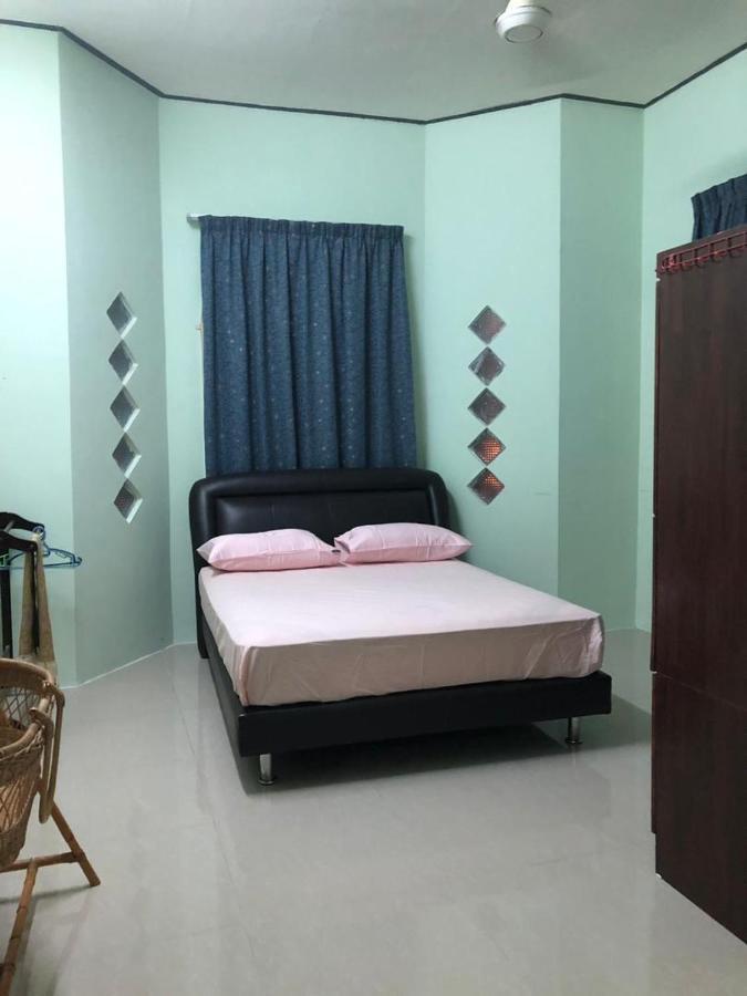 Afza Homestay Sura Free Unifi Kampong Sura Masjid Exterior photo