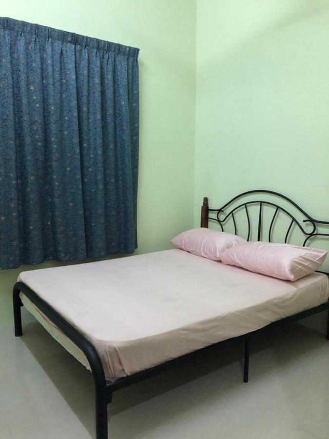 Afza Homestay Sura Free Unifi Kampong Sura Masjid Exterior photo